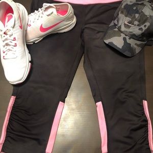 💪TEK GEAR Workout Capris 👟